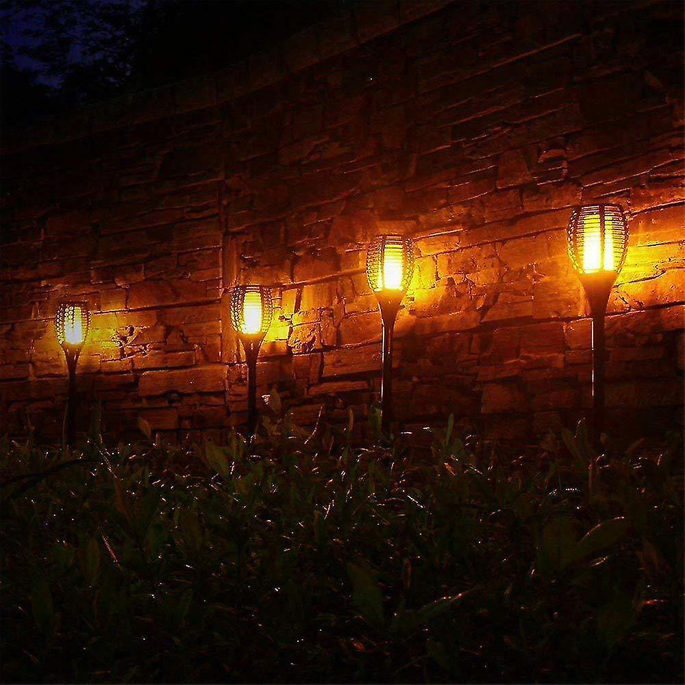 Solar Lights Outdoor Garden， 2 Pack， 72led Hanging Solar Torch Lights Ip65 Waterproof， Dancing Flick