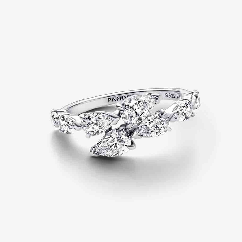 PANDORA  Sparkling Overlapping Band Ring