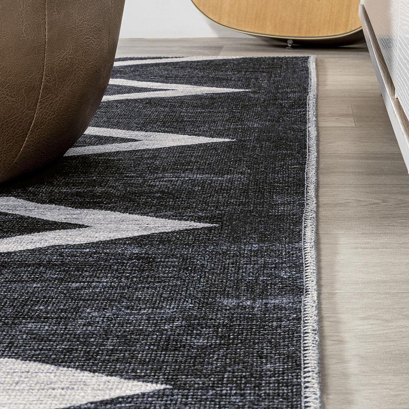 Siksak Chevron Border Rug