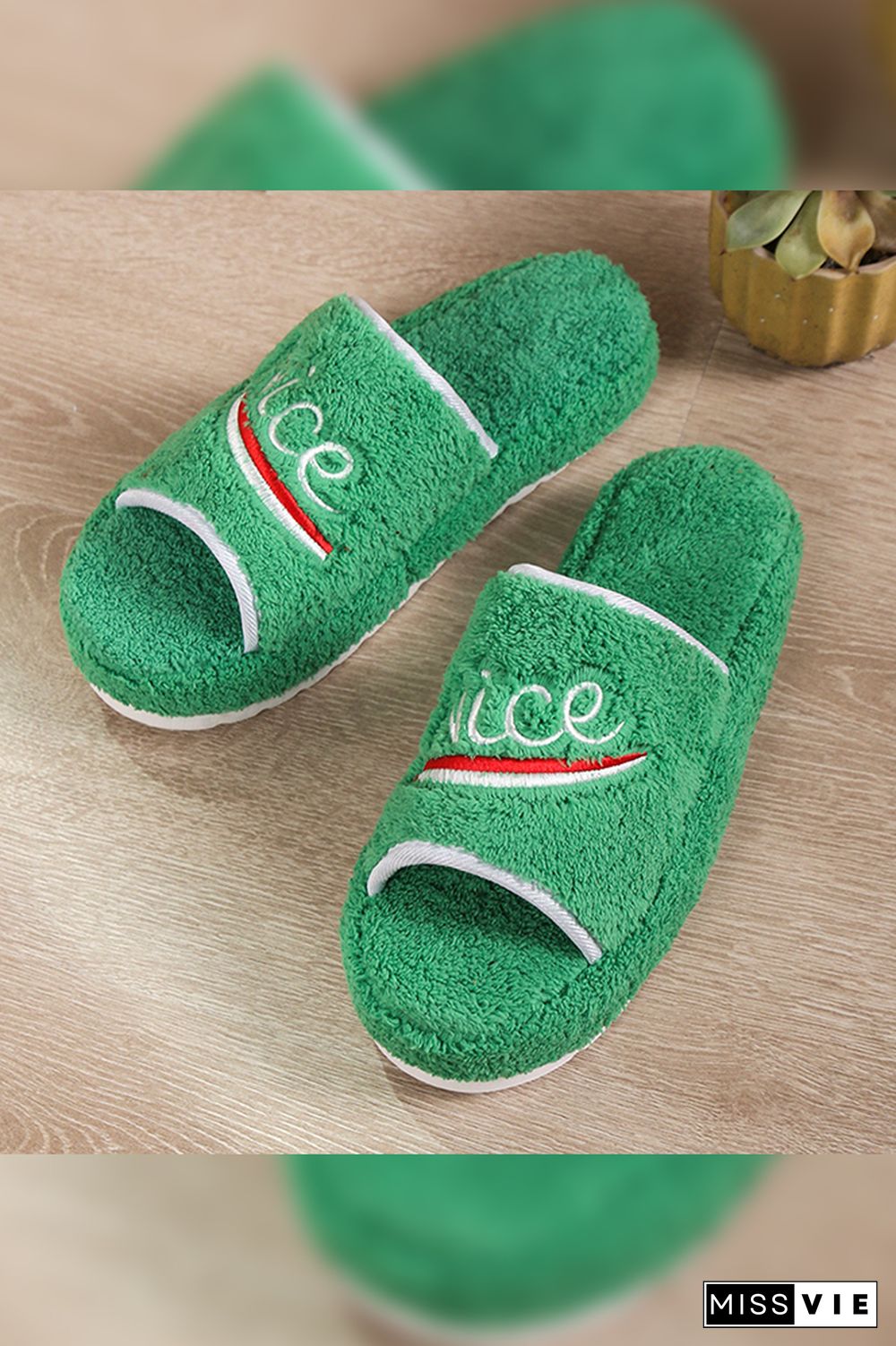 Nice Emrboidery Fleece Slippers