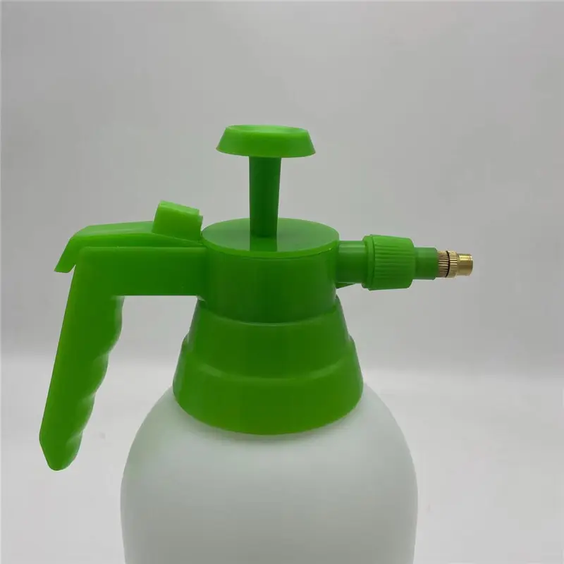 Green nozzle for large volume spray bottles garden sprayer nozzle switching spray mode