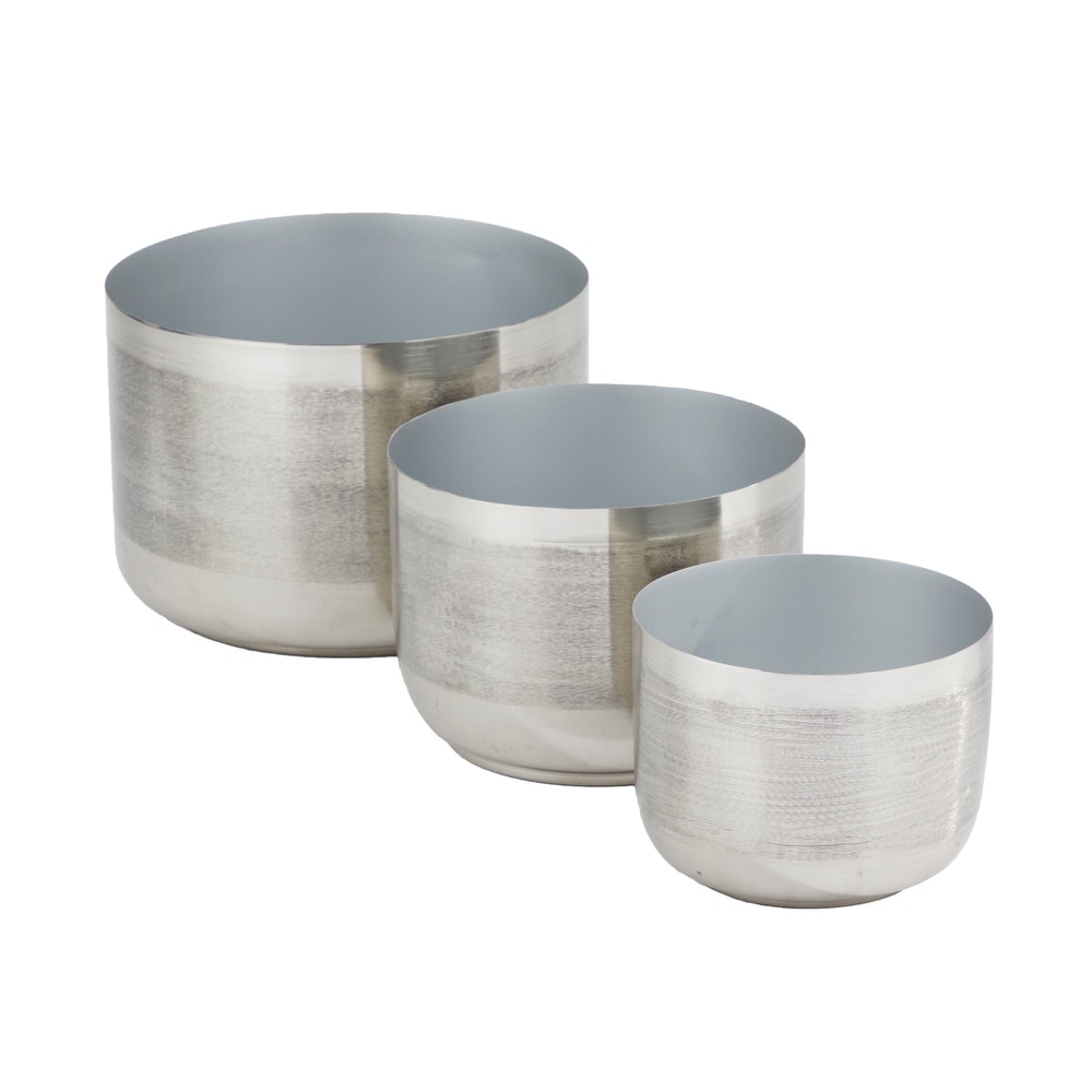 CosmoLiving by Cosmopolitan Metal Modern Planter (Set of 3)   S/3 9\