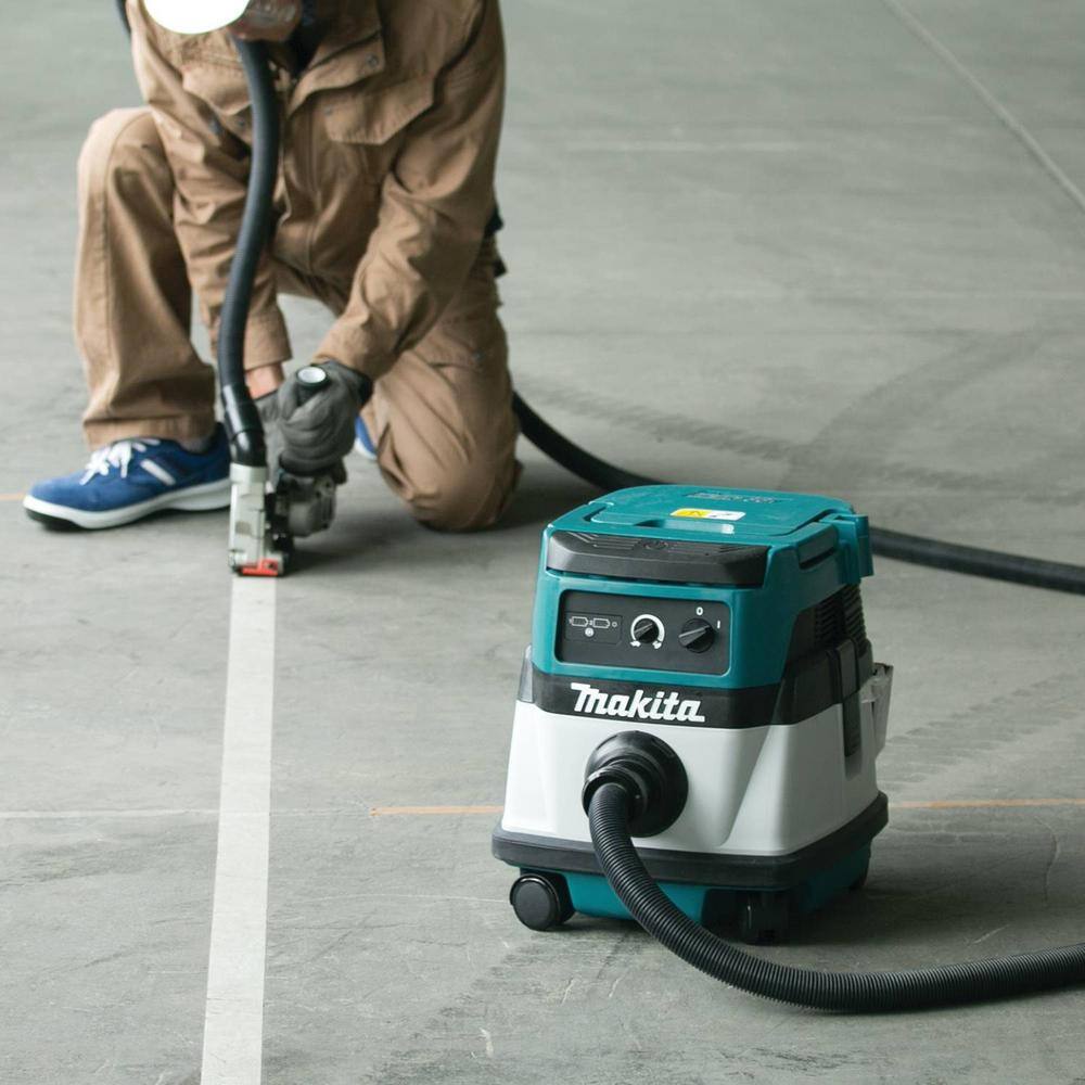 Makita 18V X2 LXT Lithium-Ion (36V) CordlessCorded 2.1 Gal. Dry Vacuum (Tool Only) XCV04Z