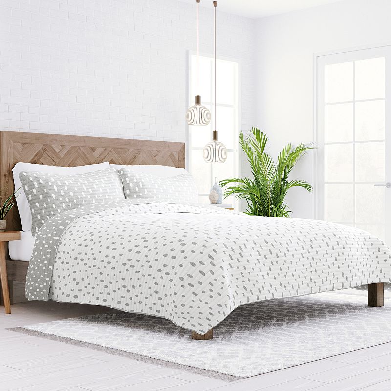 Home Collection All Season Painted Dots Reversible Quilt Set with Shams