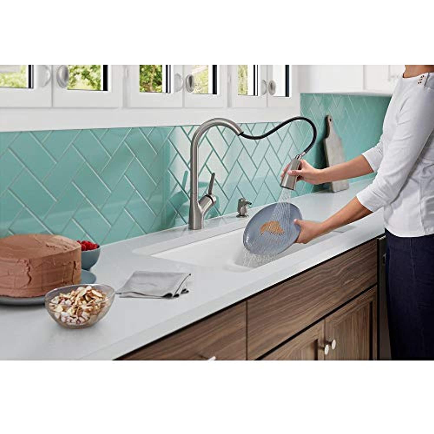 Kohler Setra Single-Handle Touchless Pull-Down Sprayer Kitchen Faucet in Vibrant Stainless