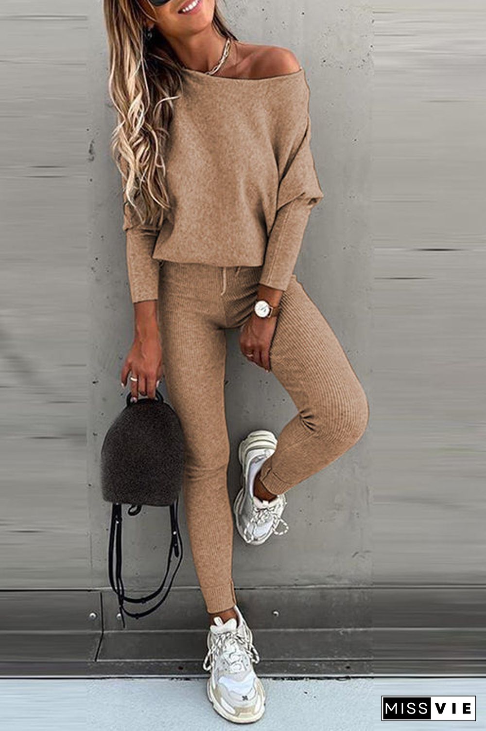 Dew Shoulder Knit Pants Set