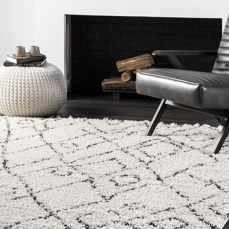 nuLoom Nieves Moroccan Diamond Tassel Area Rug