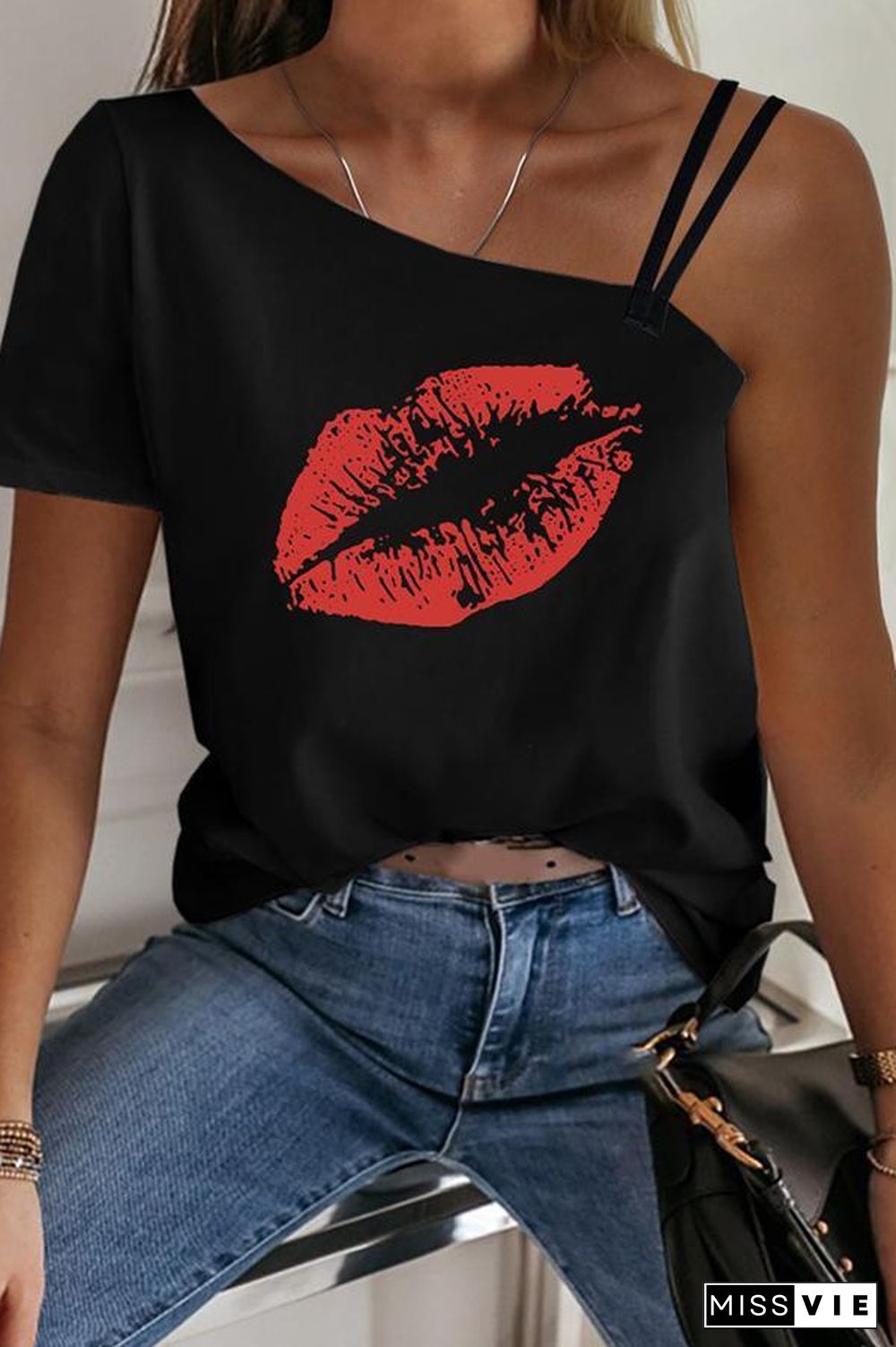 Stylish Lip Printed One Shoulder T-shirt (2 Colors) P15665