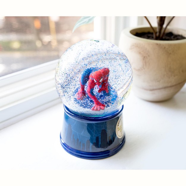 Silver Buffalo Marvel Spider man New York Skyline Light up Collectible Snow Globe