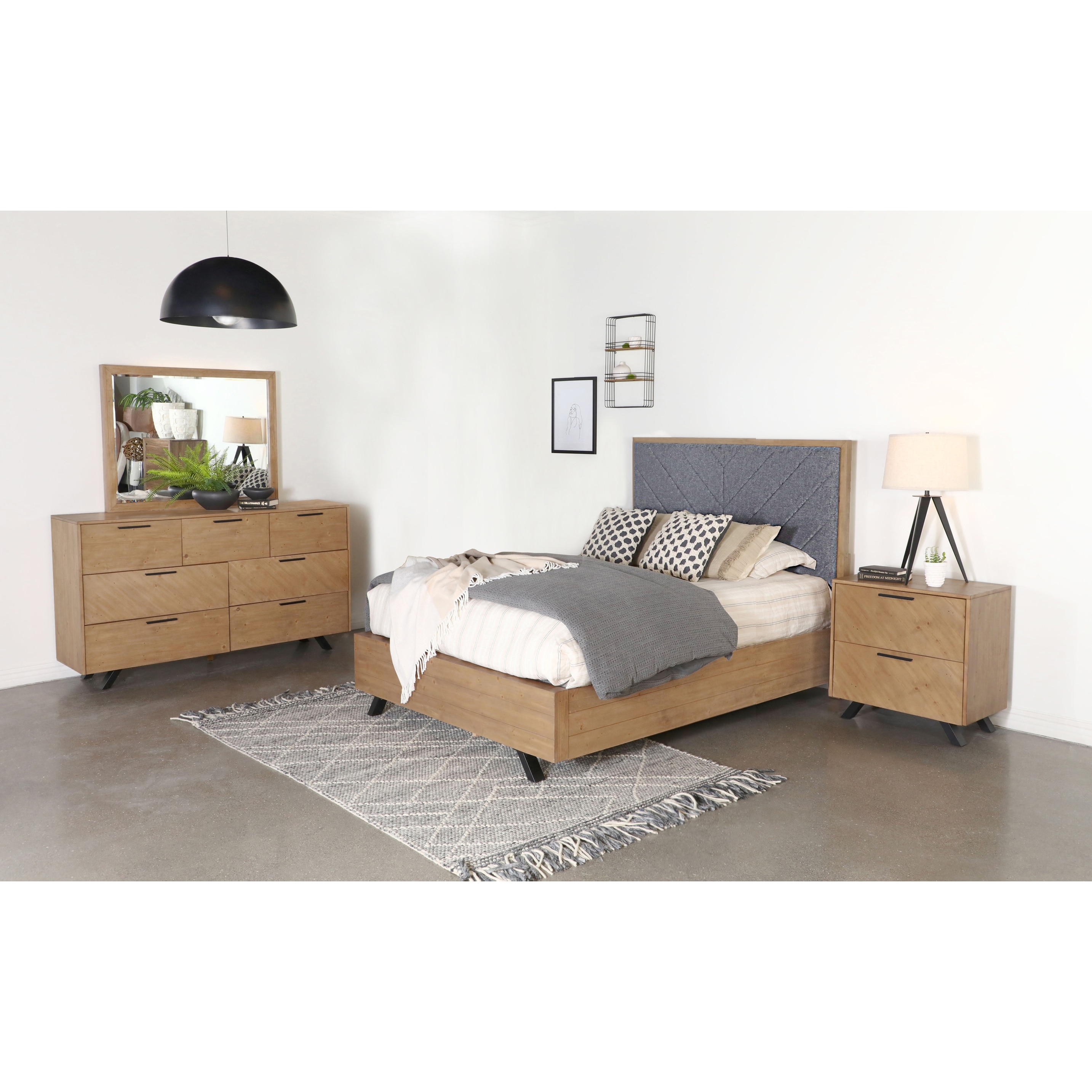 Justine Light Honey Brown and Grey 4-piece Bedroom Set - - 36964671