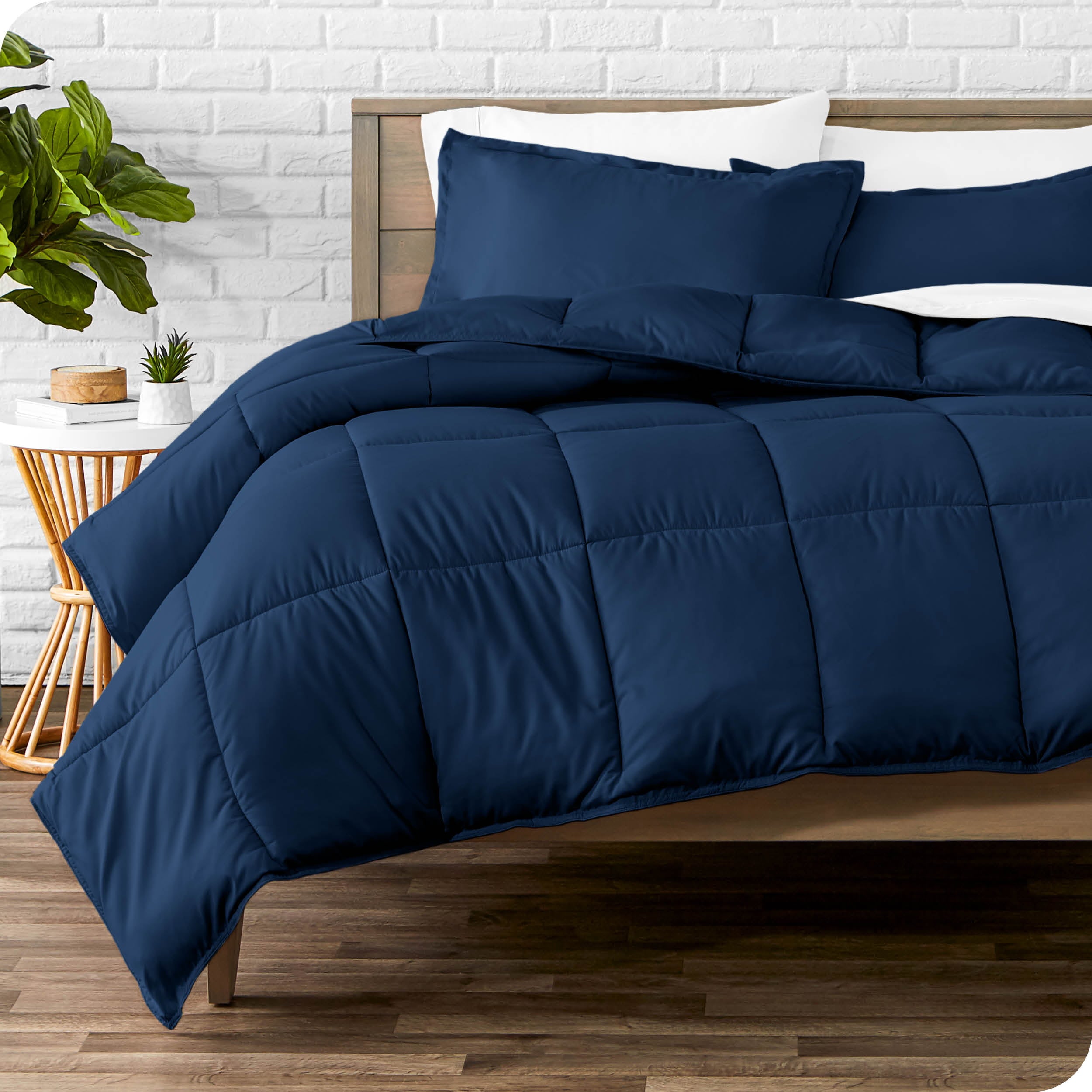 Bare Home Goose Down Alternative Comforter Set， Premium 1800 Collection， with Pillow Shams， 3 Piece Set， Queen， Dark Blue