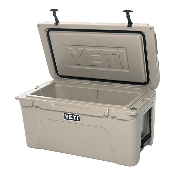 YETI Tundra YT65T Ice Cooler， 52 lb Ice， 42 Cans Beer Capacity， Polyethylene， Desert Tan， Polyester Handle