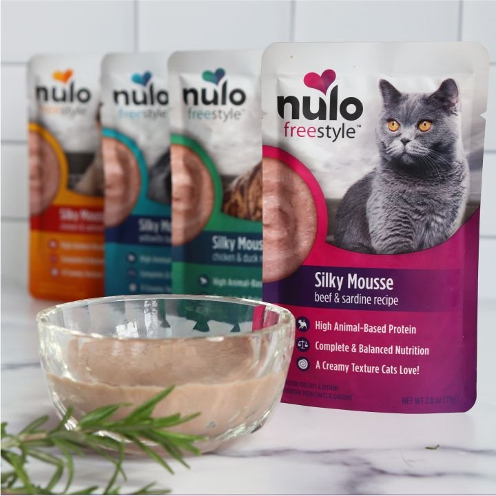 Nulo Freestyle Silky Mousse Beef and Sardine Recipe Grain-Free Wet Cat Food， 2.8-oz， case of 24