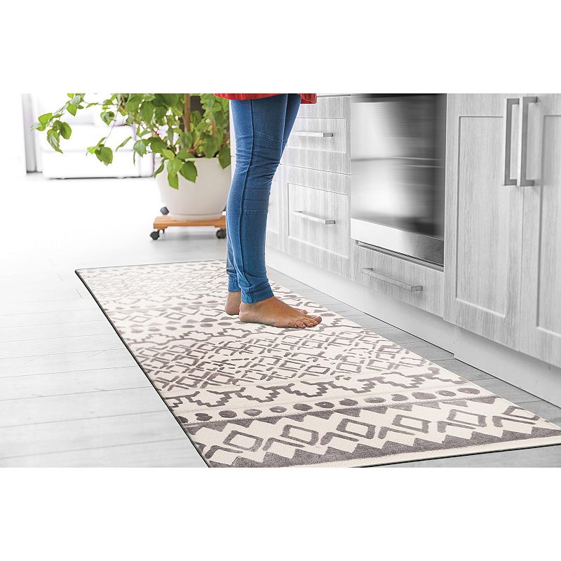 World Rug Gallery Distressed Bohemian Anti-Fatigue Mat