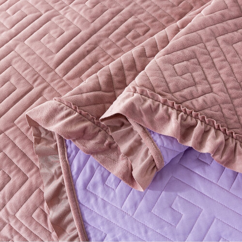 Lavish Plush Poly Velvet Quilt Set