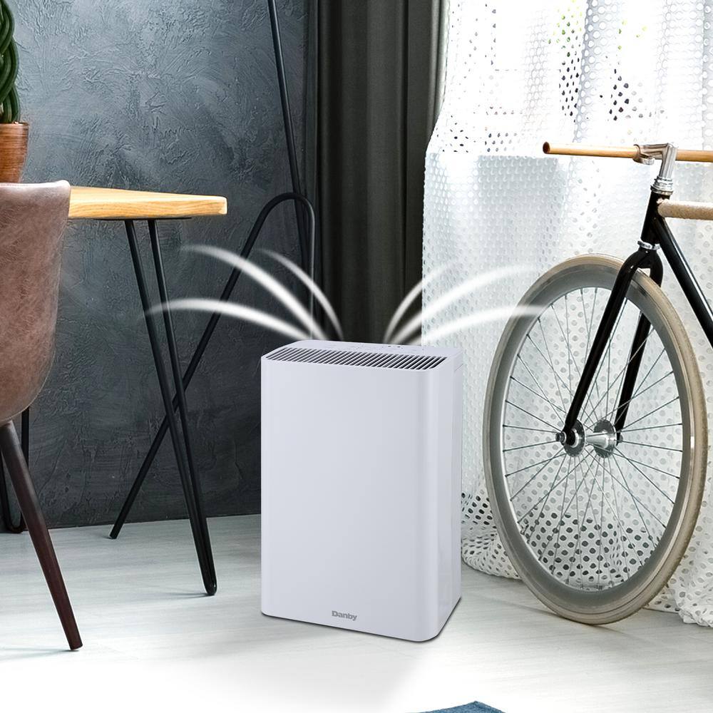 Danby 210 sq. ft. Portable Air Purifier with Filter in White DAP152BAW-I