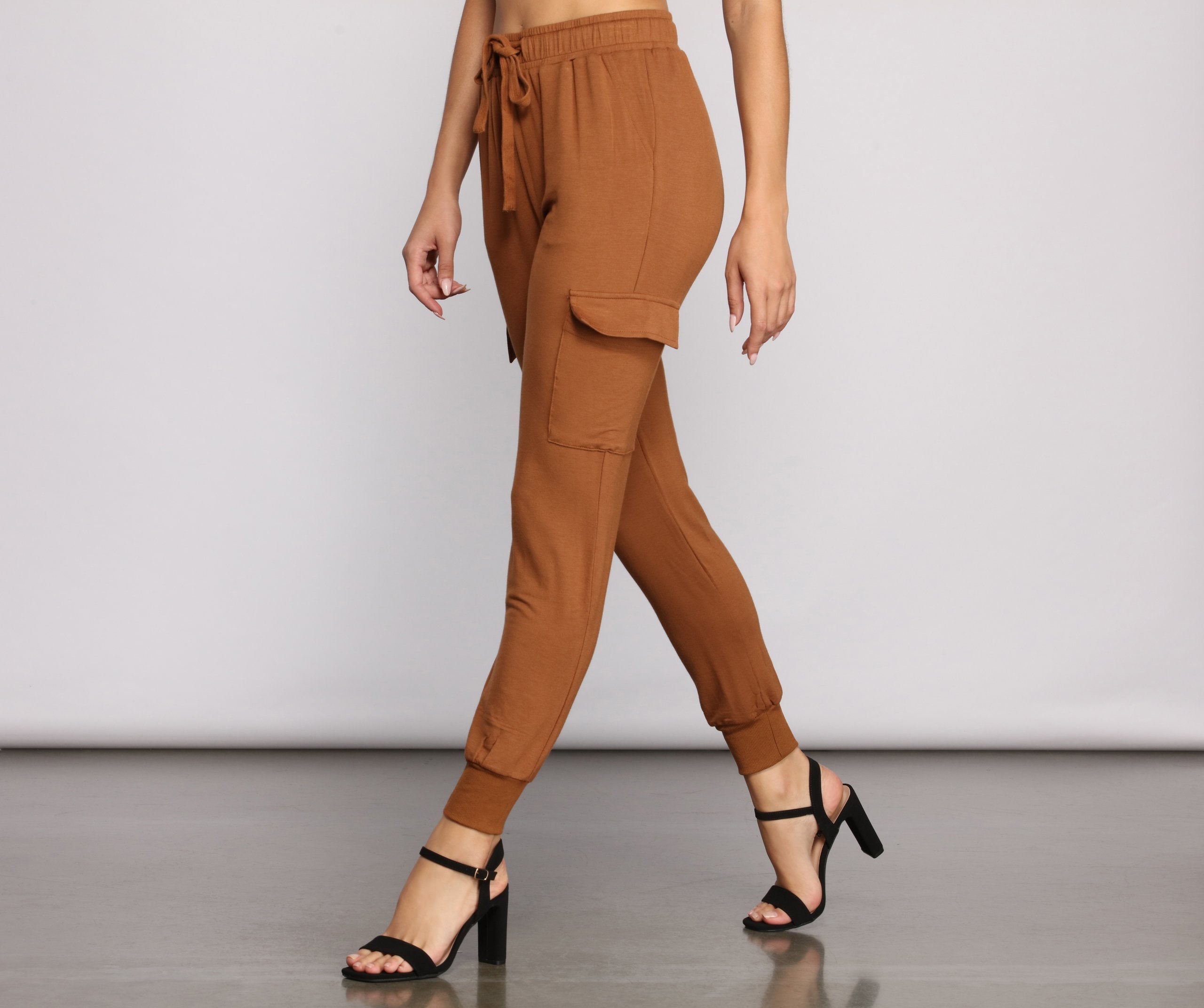 Essential High Waist Cargo Joggers