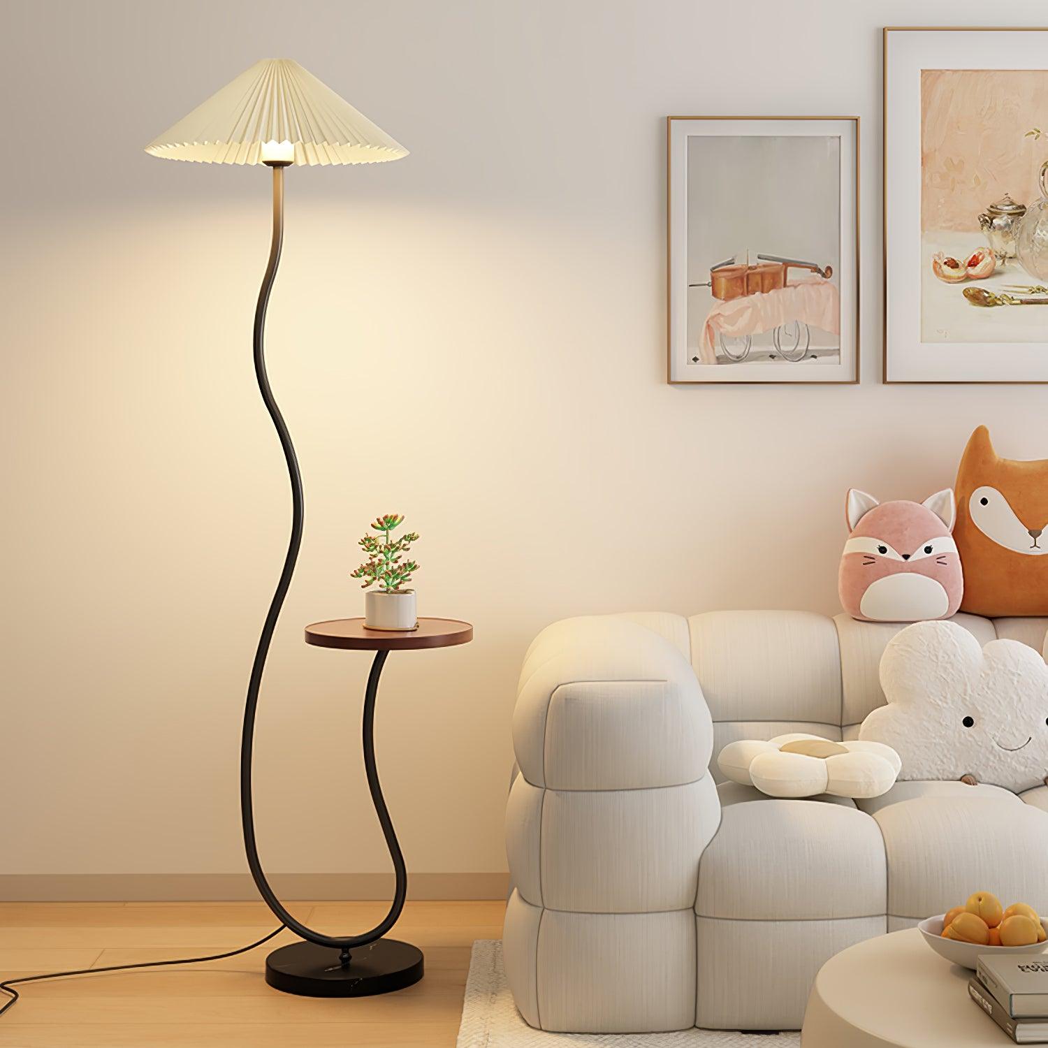 Curvatura Floor Lamp