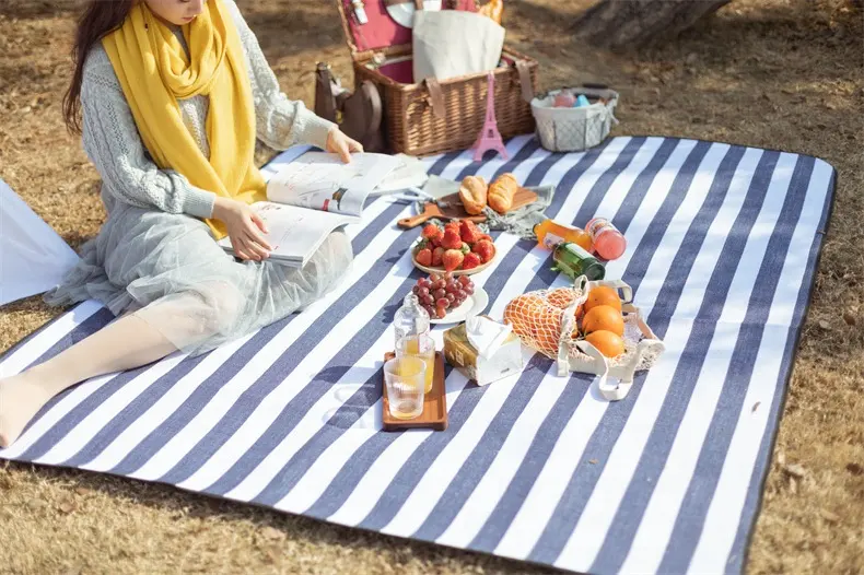 outdoor foldable Acrylic picnic mat Moisture proof thicken picnic blanket with leather belt for camping beach hiking