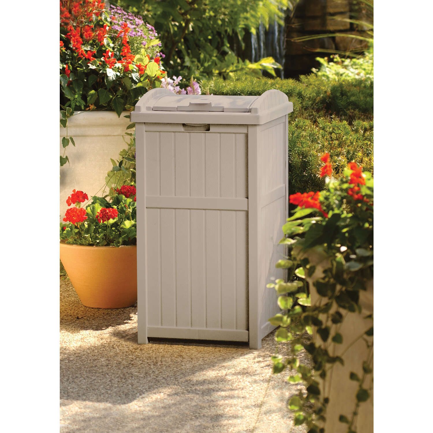 Suncast Trash Hideaway 33 gal Beige Resin Garbage Can Lid Included