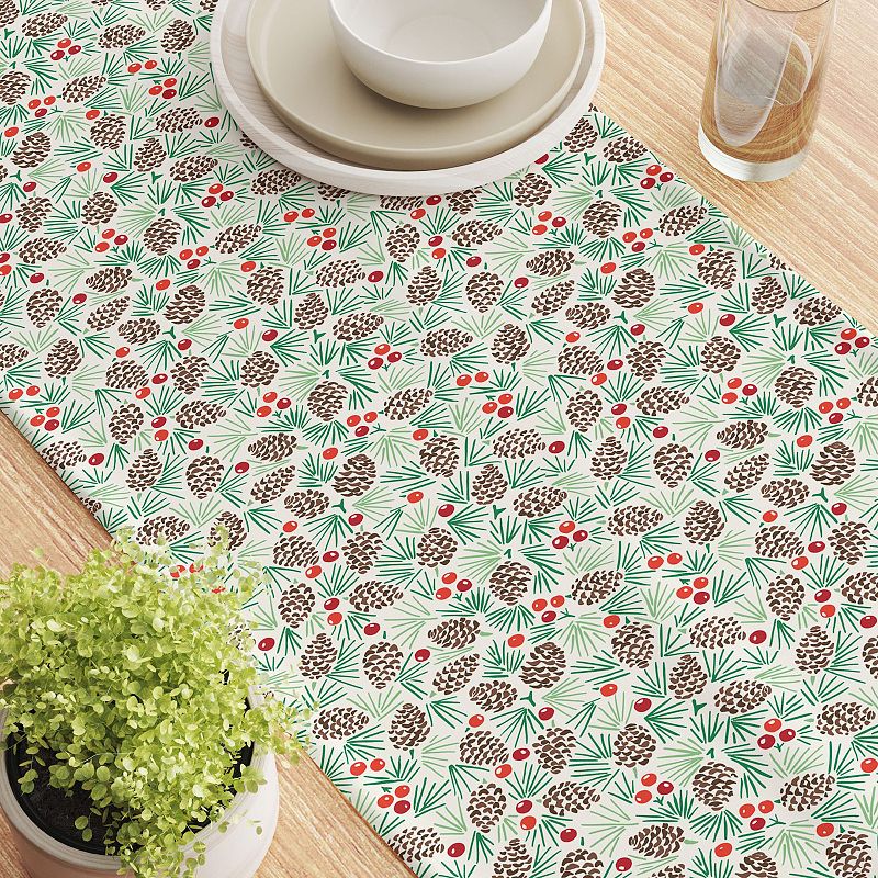 Table Runner， 100% Polyester， 14x108， Holiday Foliage and Berries