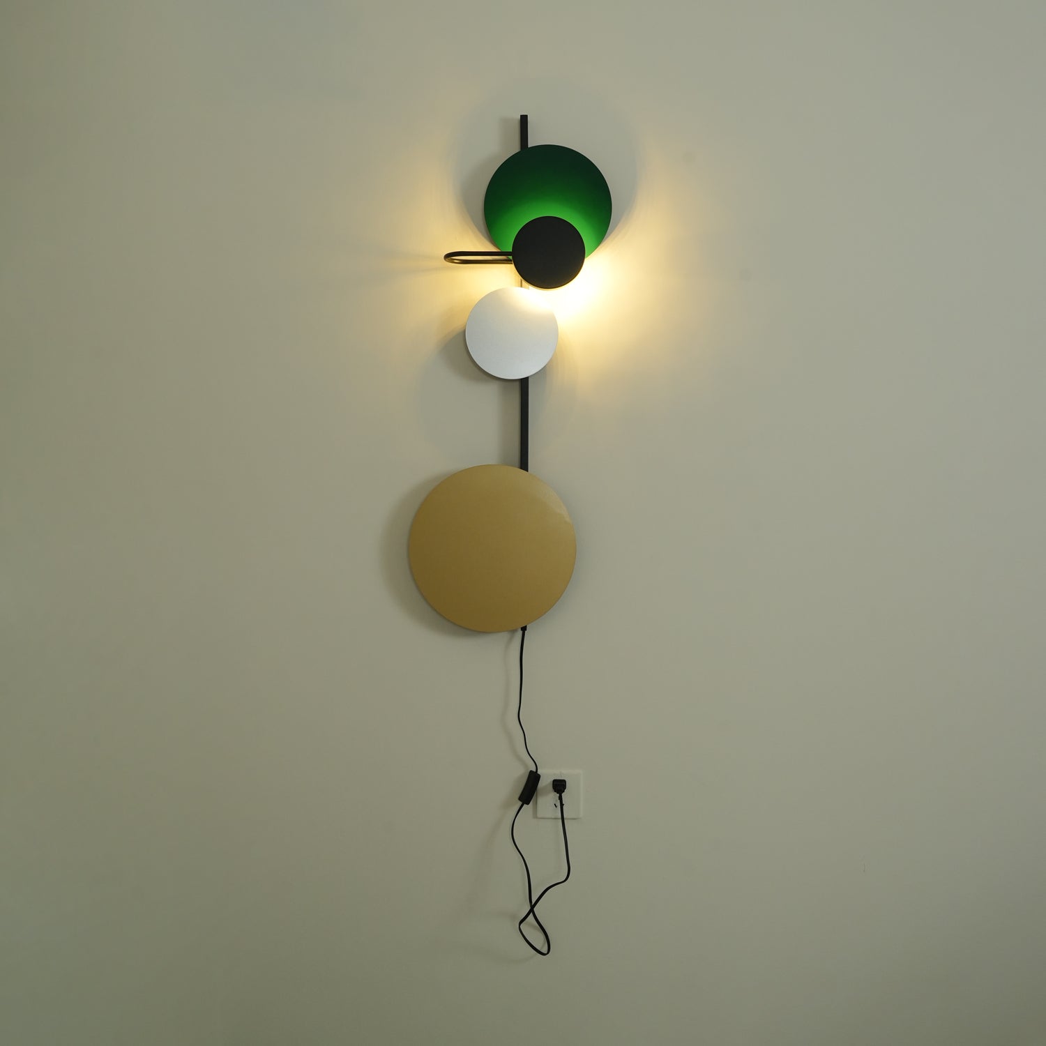 Planet Plug-in Wall Lamp