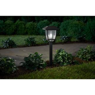 Hampton Bay Solar Black LED Path Light 14 Lumens with Seedy Glass Lens and Vintage Bulb P5100-01-22