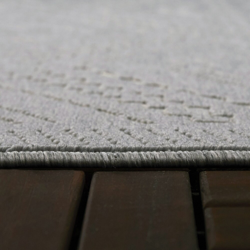 Davina Diamond Trellis Indoor/Outdoor Area Rug