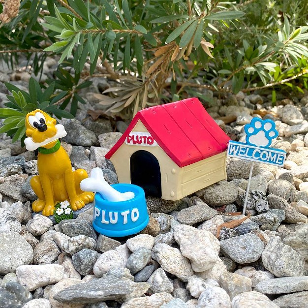 Disney 4pc Polyester stone Pluto Miniature Garden Set