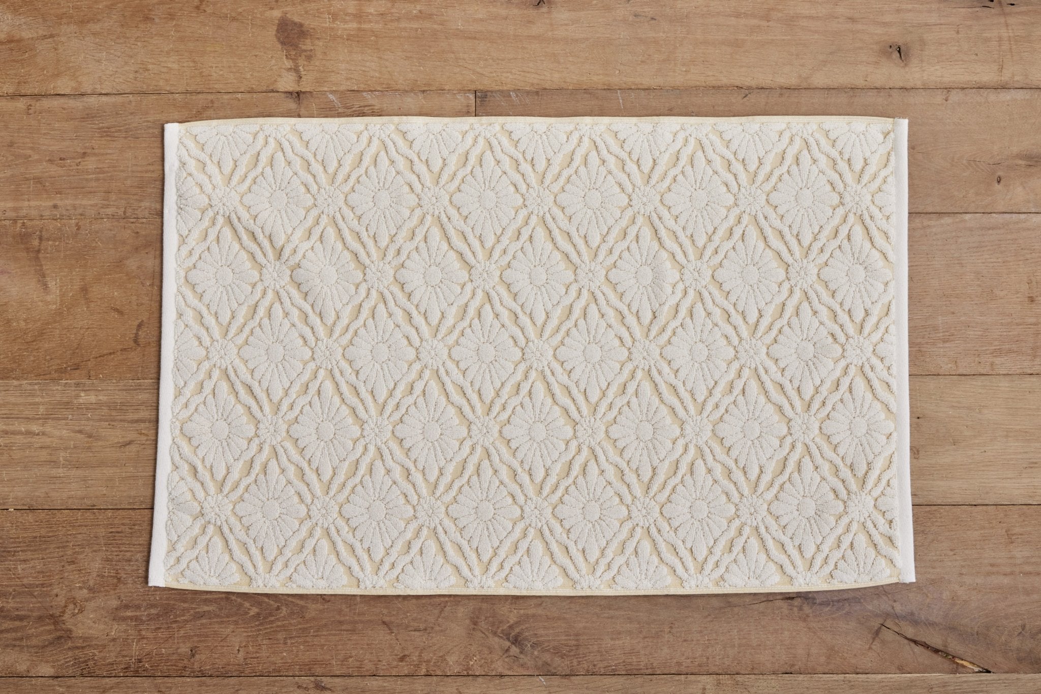 Nickey Kehoe Marguerite Bath Mat in Chamomile