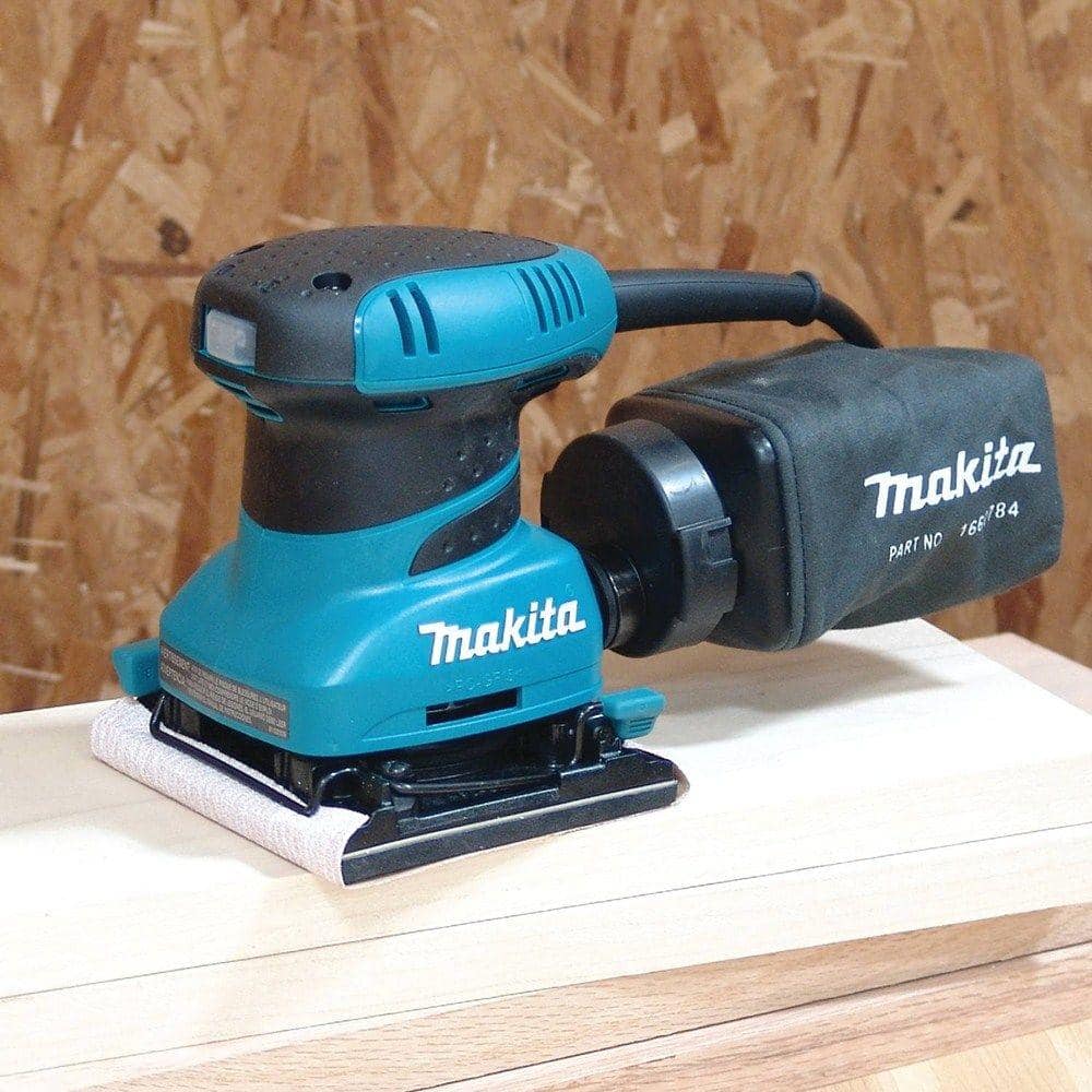 Makita 2 Amp Corded 1/4 Sheet Finishing Sander with 60G Paper, 100G Paper, 150G Paper, Dust Bag and Punch Plate BO4556