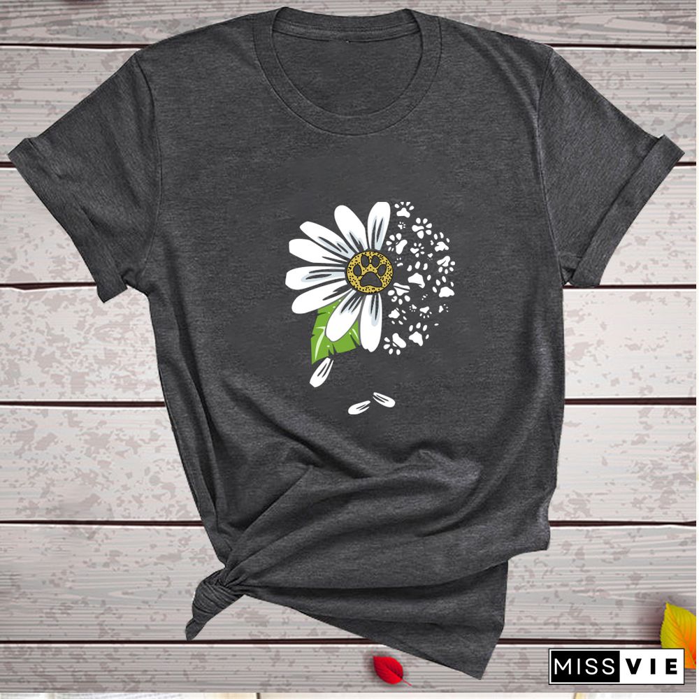 Daisy Bear Paw Print T-shirts Women Summer Graphic Tee Aesthetic ShirtsFor Women Casual Short Sleeve Ladies Tops Camiseta Mujer