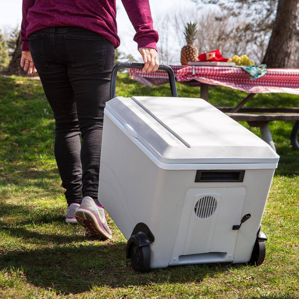 36 Qt. (34 L) Thermoelectric Wheeled Kool Kaddy Cooler W75