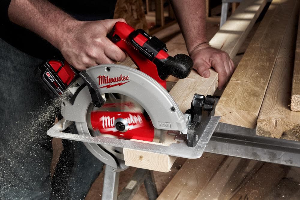 Milwaukee M18 7-1/4