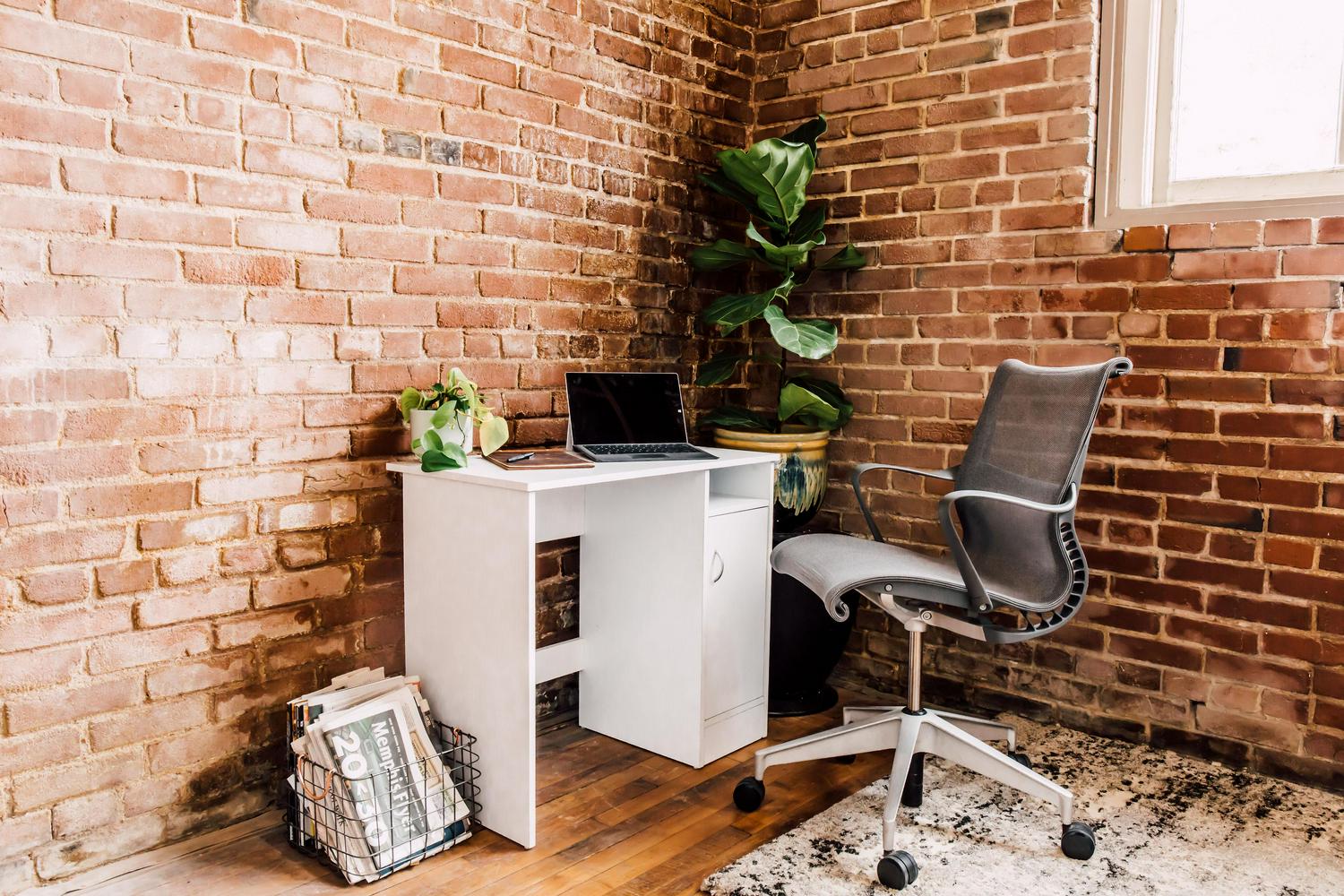 Madison Computer Desk with Cabinet， White