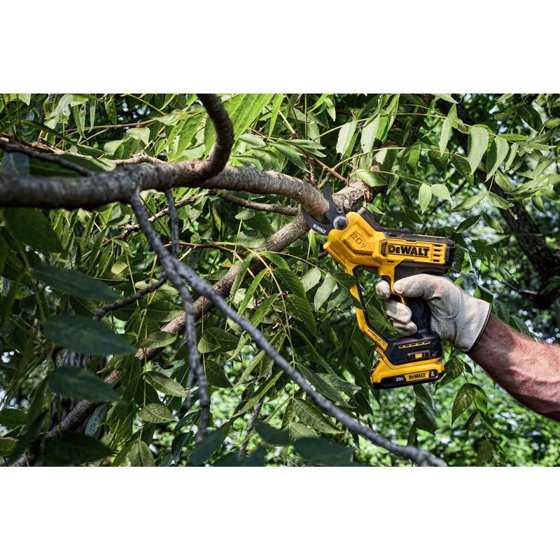 DeWalt 20V MAX Steel Cordless Pruner