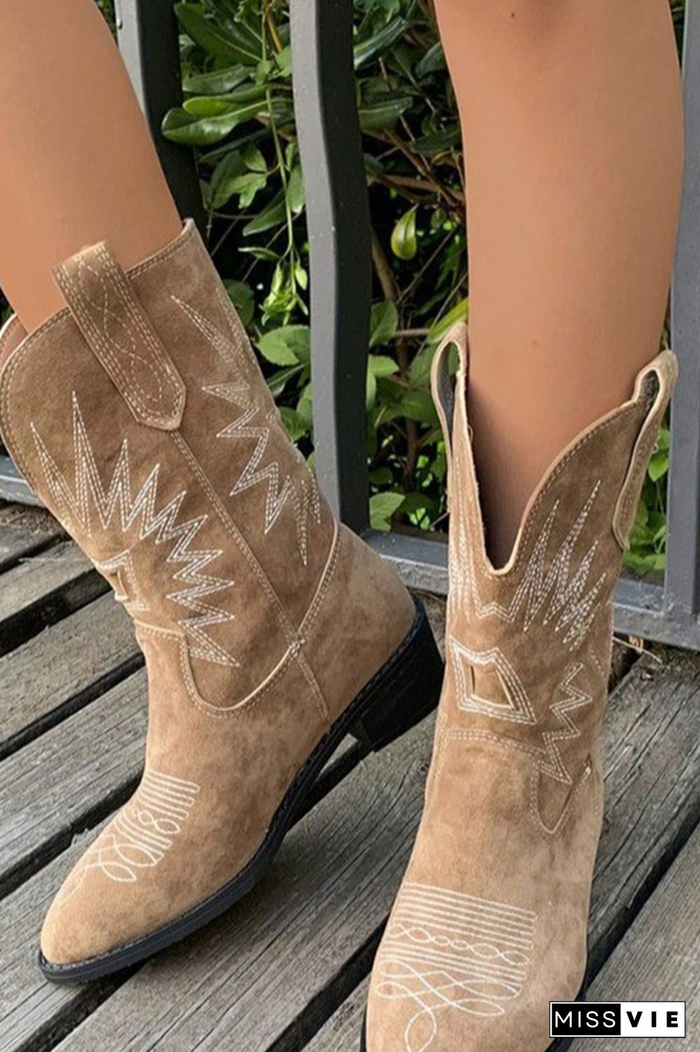 Embroidery Suede Pointed Toe Short Boots