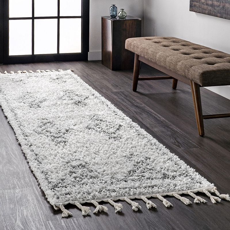 nuLOOM Mackie Moroccan Diamond Tassel Rug