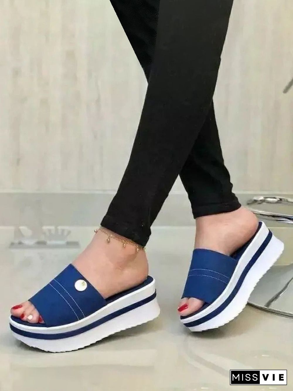 Metal Nails Casual Platform Sandals