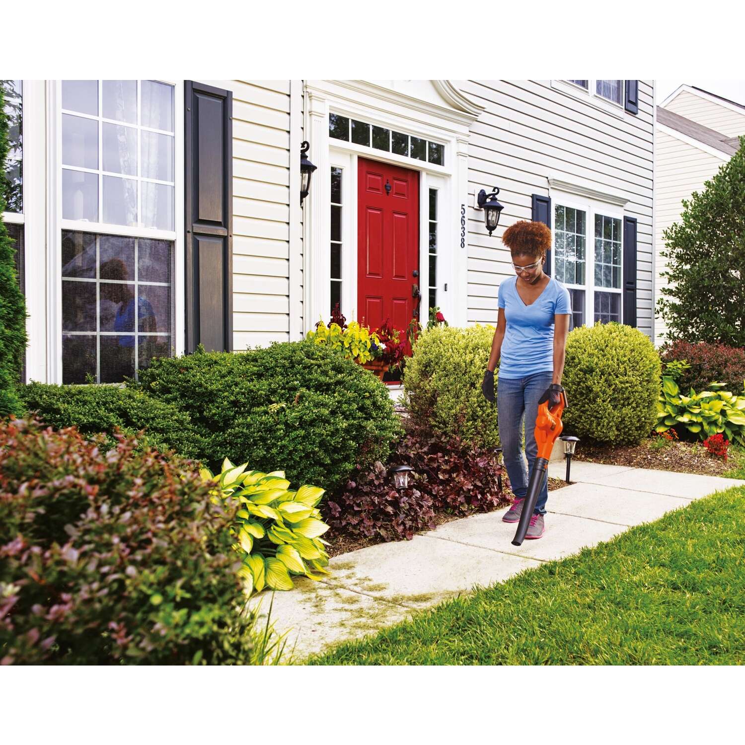 Black+Decker LCC221 10 in. 20 V Battery Edger/Trimmer Kit (Battery and Charger)
