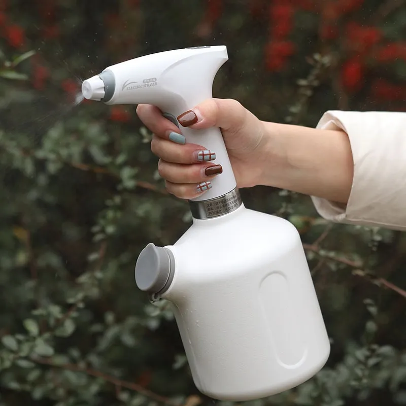 Quality Fine Nano Mist 1000ml Battery Power Garden Automatic Electric Water Spraying Pump Sprayers 1 Litre Electric Spray Bottle