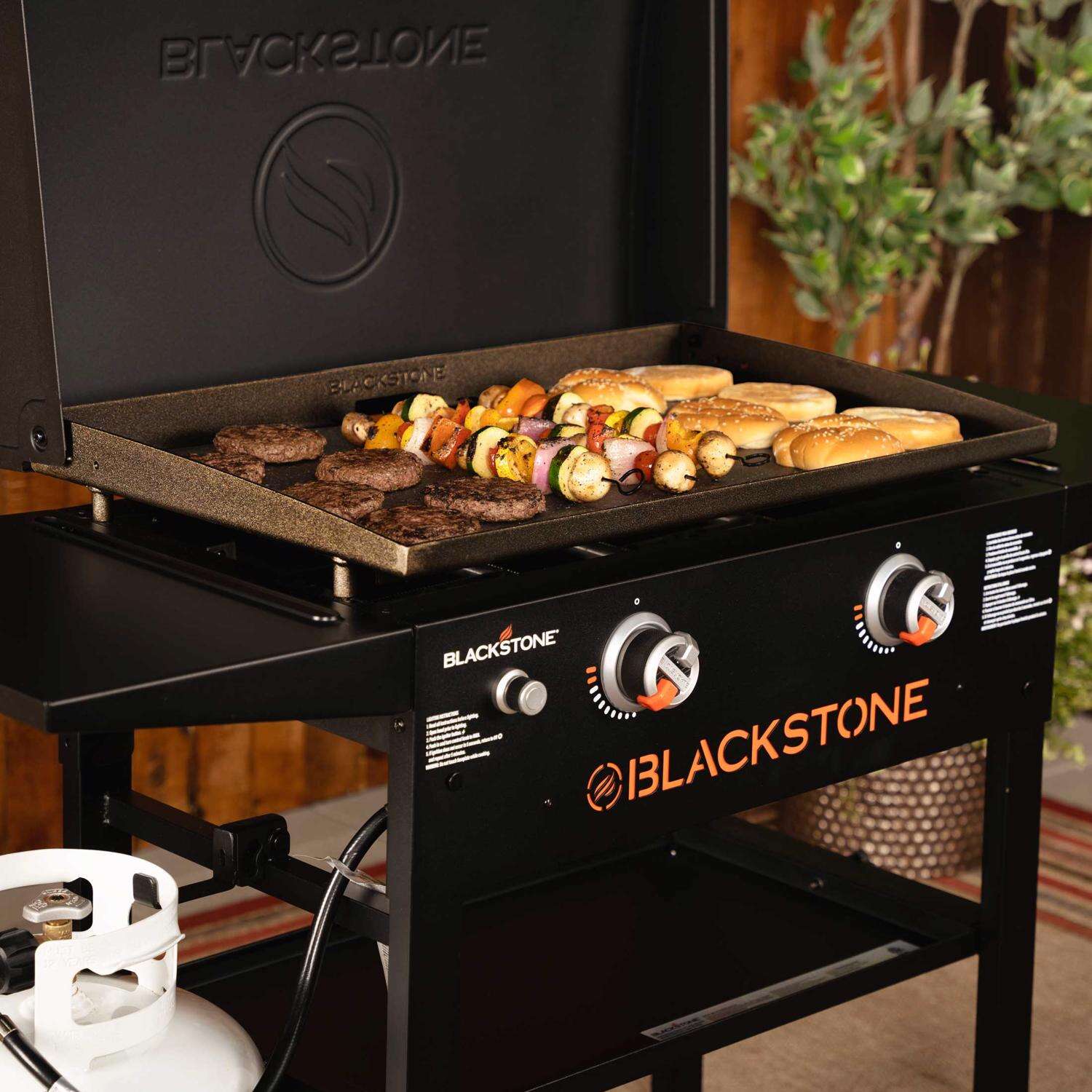 Blackstone 2 Burner Liquid Propane Outdoor Griddle Black w/Hood