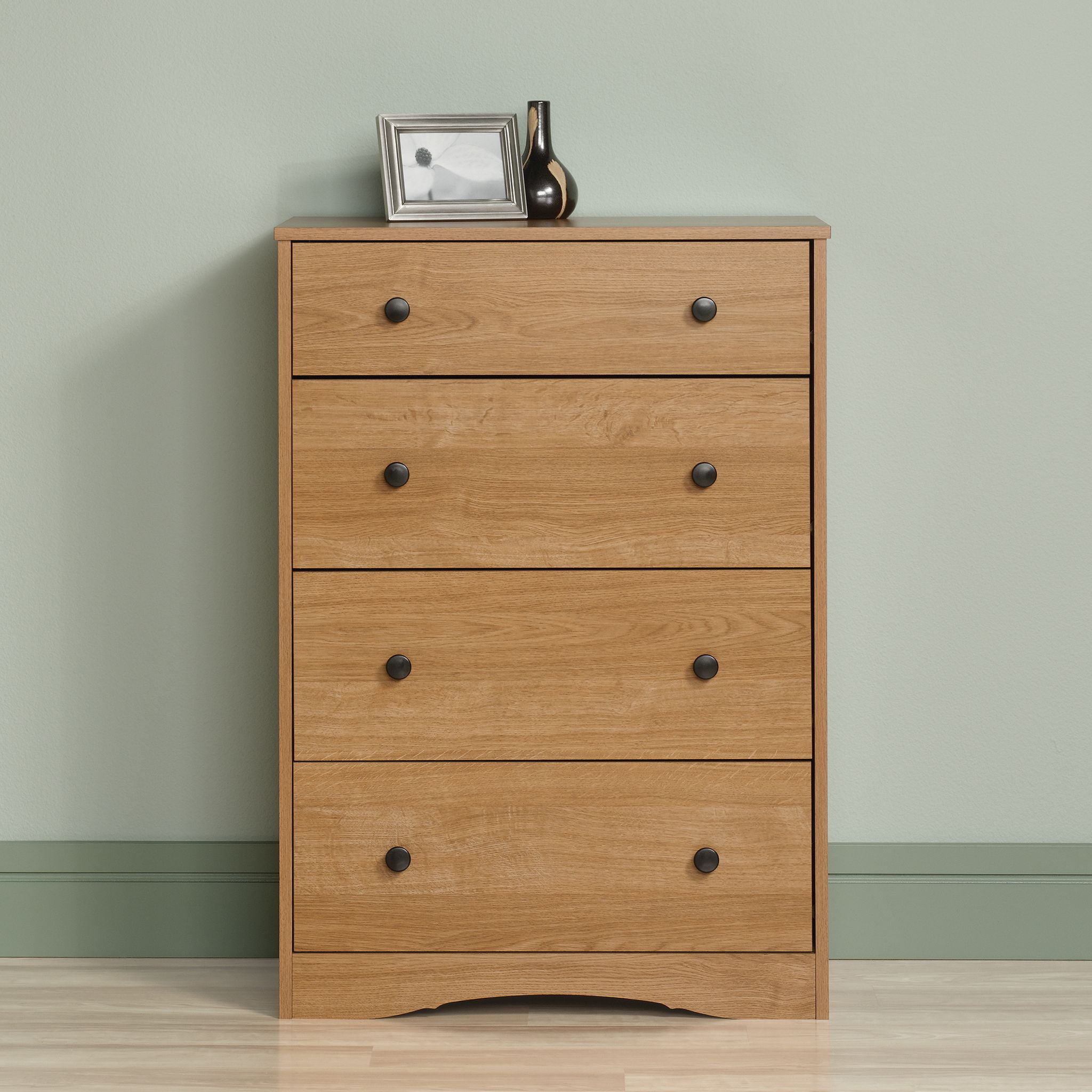 4-Drawer Dresser， Highland Oak Finish