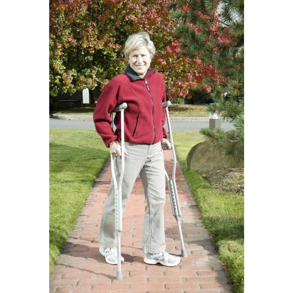 Drive Medical Walking Crutches with Underarm Pad and Handgrip for Adult rtl10400