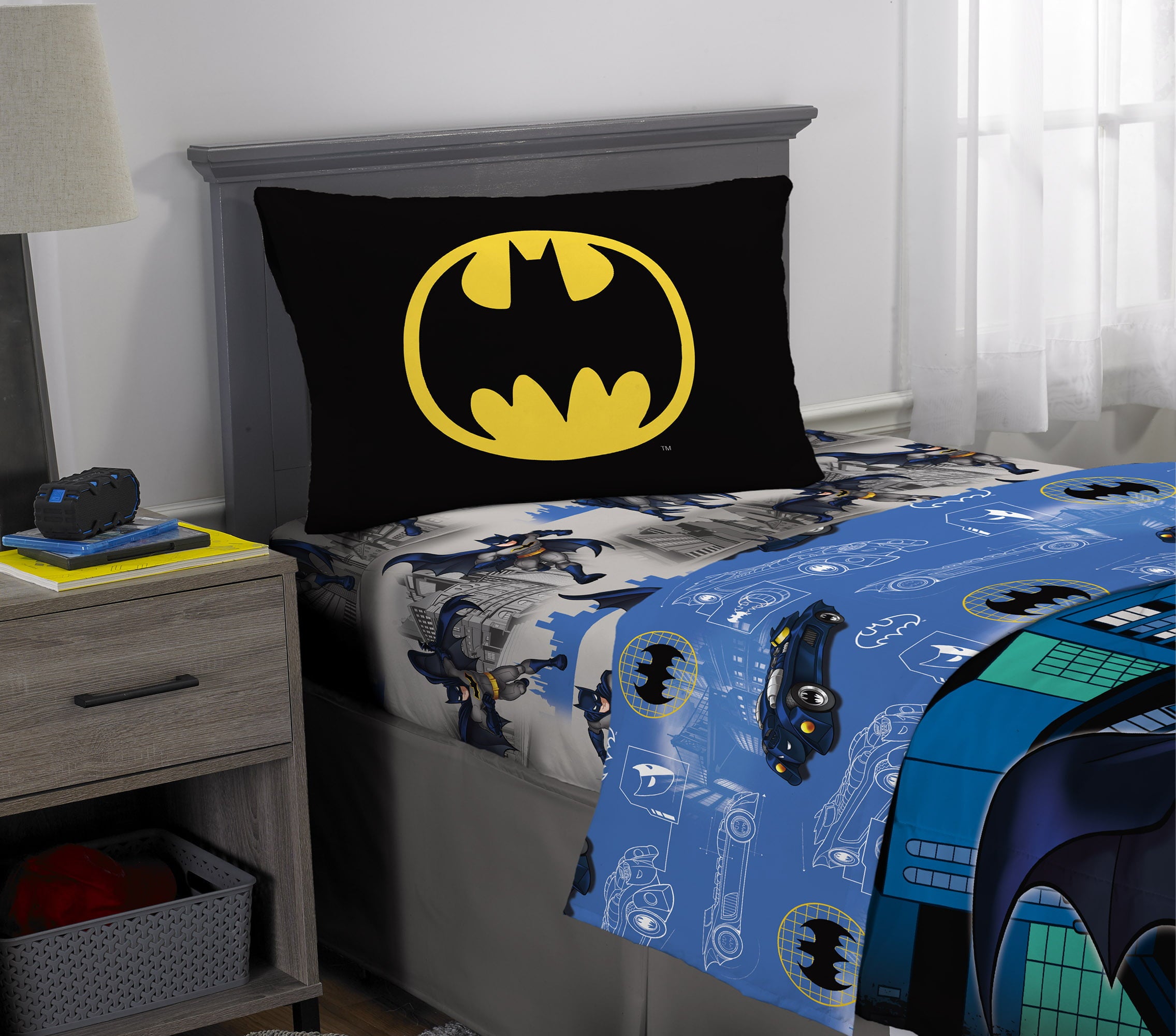 Batman Kids Comforter and Sham， 2-Piece Set， Twin/Full， Reversible， Blue， Warner Bros