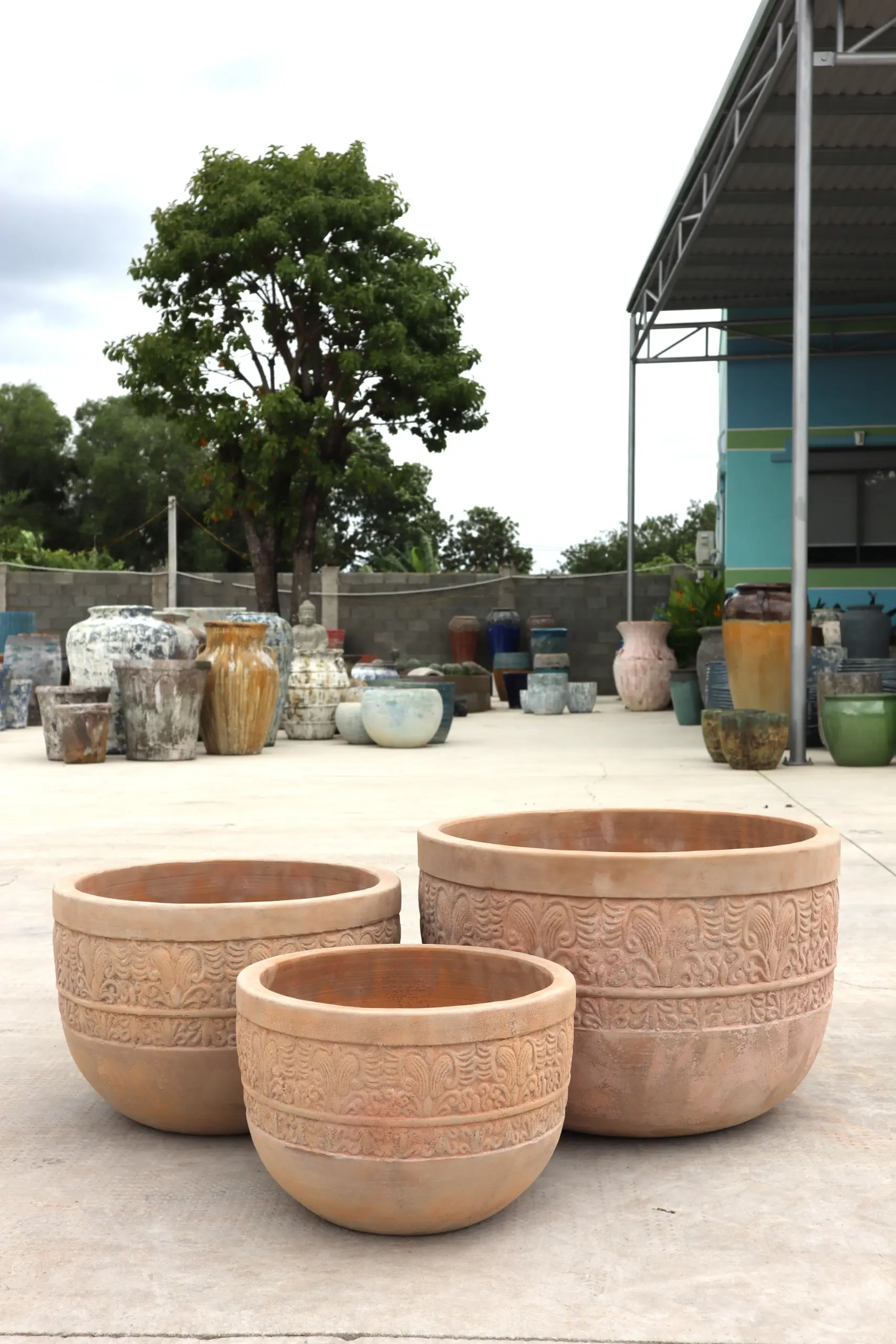 Big Antique Terracotta Pots New designs for garden decoration cheap price from Vietnam Nature with sets