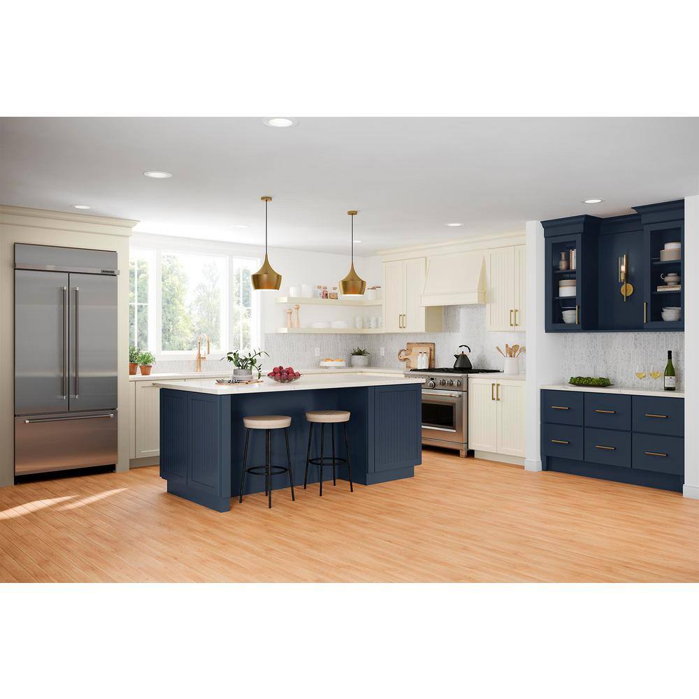 American Woodmark 3-34-in. W x 3-34-in. D x 964-in. H Finish Chip Cabinet Color Sample in Painted Navy 98109