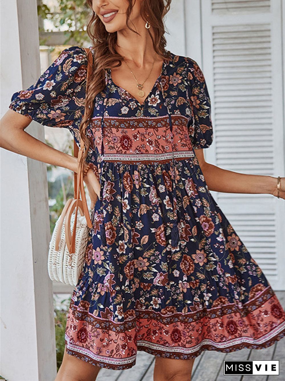 Women's Short Sleeve V-neck Graphic Floral Printed Midi Dress