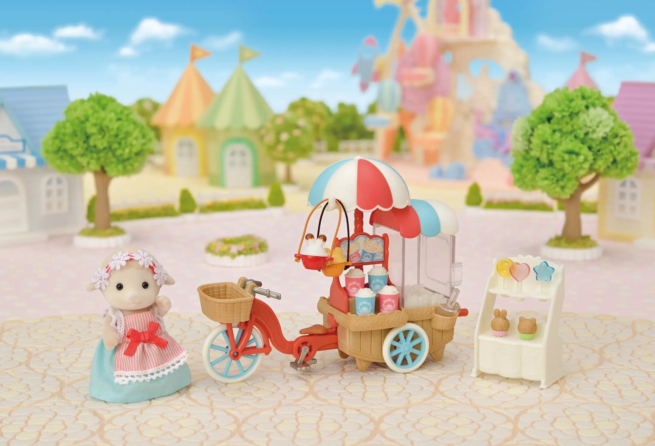 Calico Critters Popcorn Trike, Dollhouse Playset with Figure and Accessories