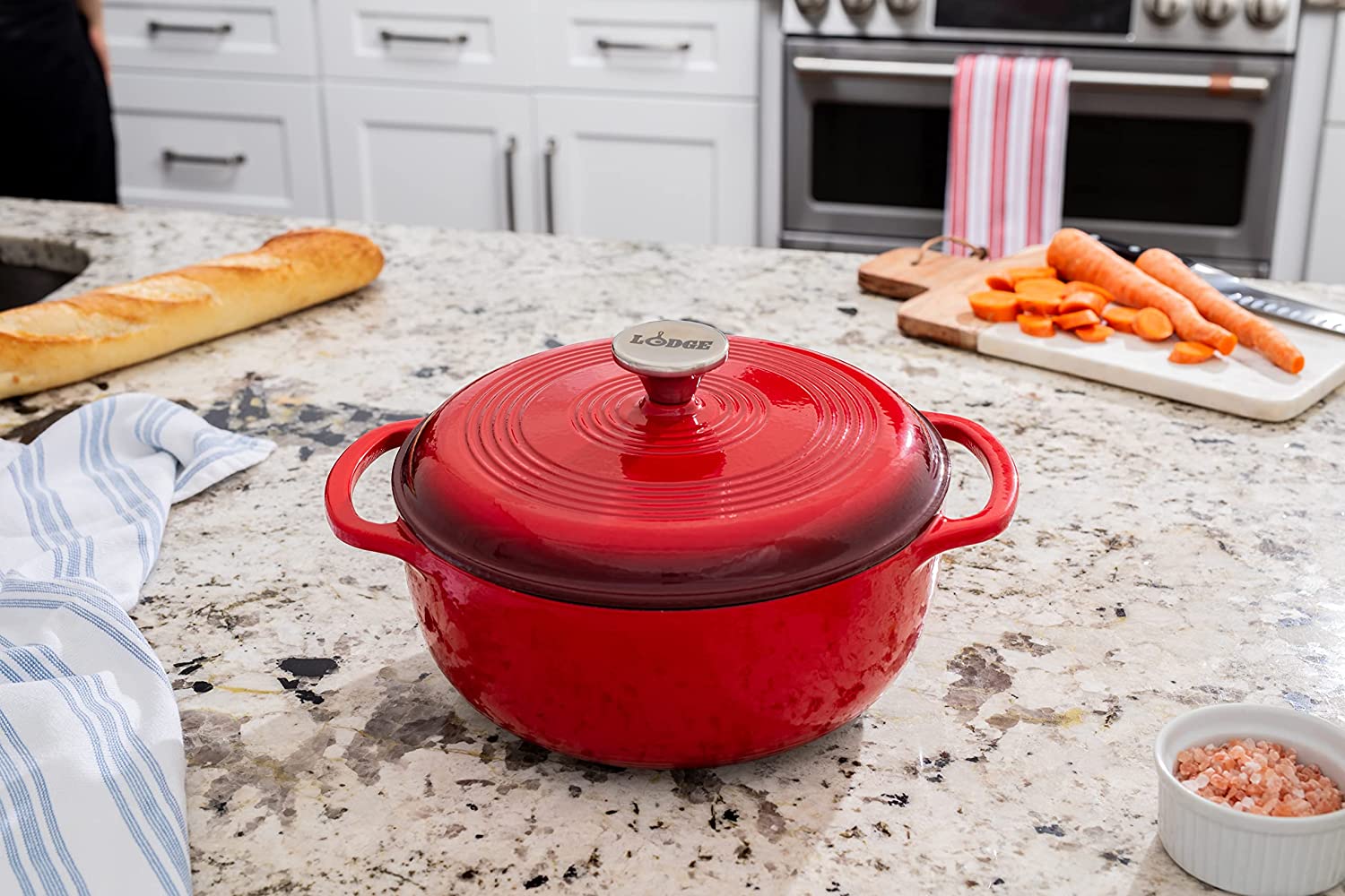 Lodge EC4D43 Enameled Cast Iron Dutch Oven， 4.6-Quart， Island Spice Red